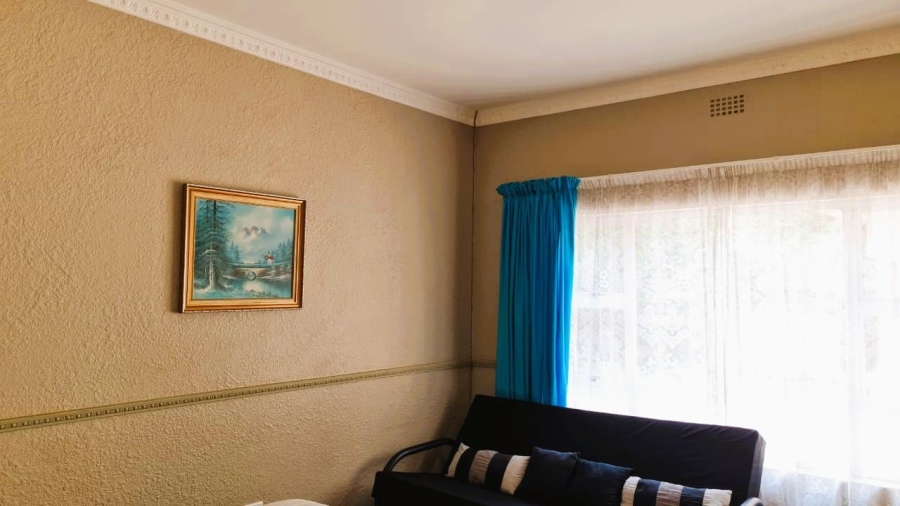 8 Bedroom Property for Sale in Waverley Free State